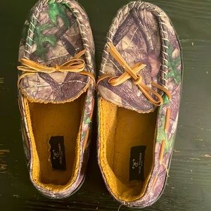 Men’s house slippers